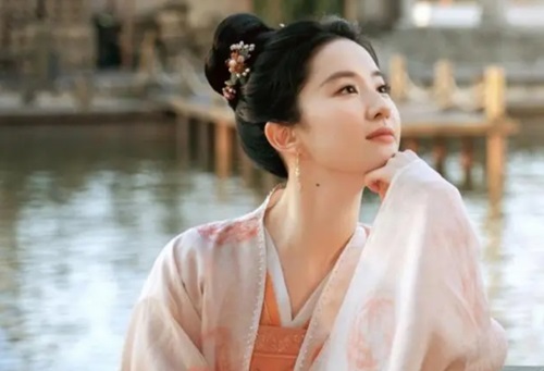 杨姓诗经中最唯美的名字女孩 女孩姓杨漂亮有涵养的名字